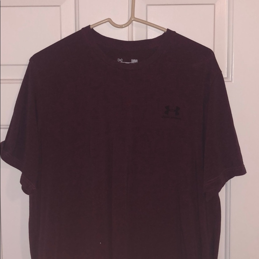 Maroon under armour t shirt